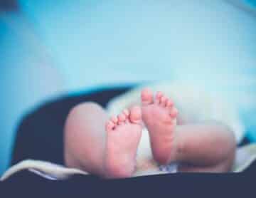 רגלי תינוק